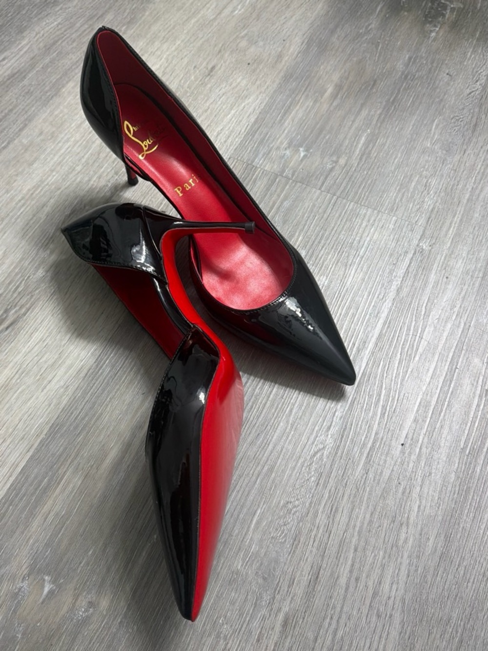 ShoesAndOutfits Black Patent Pointed-Toe Stiletto with Red Sole
